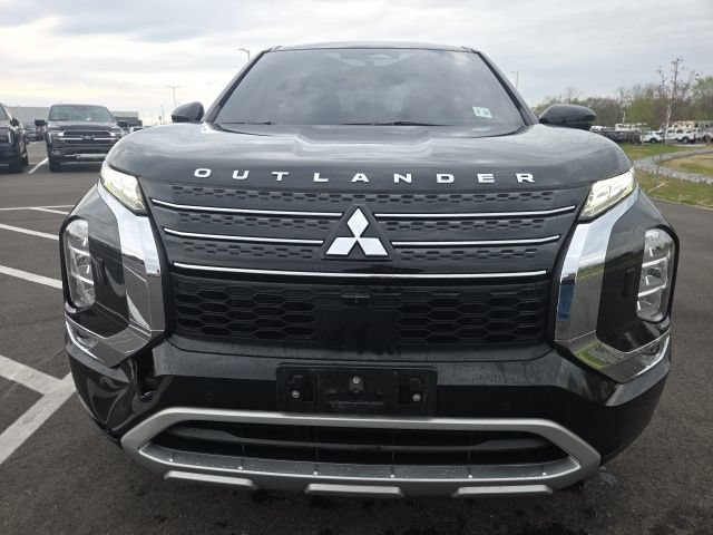 Used 2022 Mitsubishi Outlander SE AWD/4WD image 3