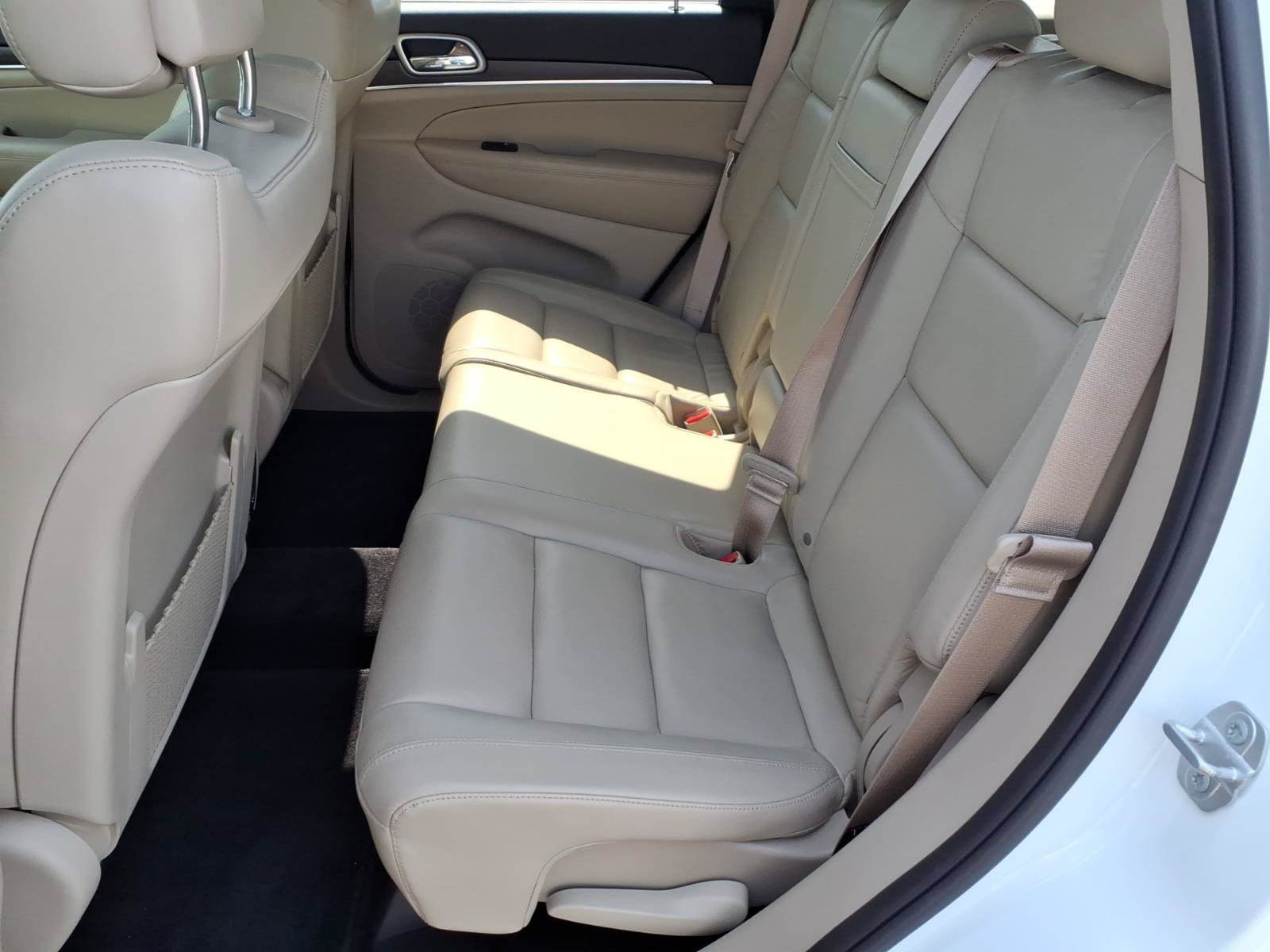 Used 2018 Jeep Grand Cherokee Limited RWD image 16