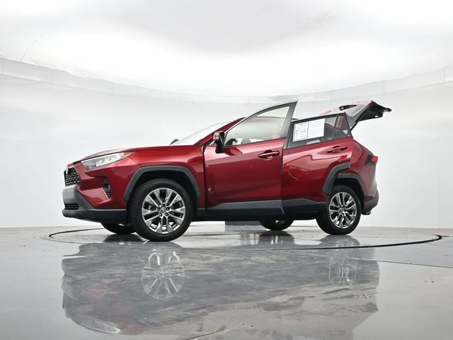 Used 2020 Toyota RAV4 XLE Premium FWD image 51