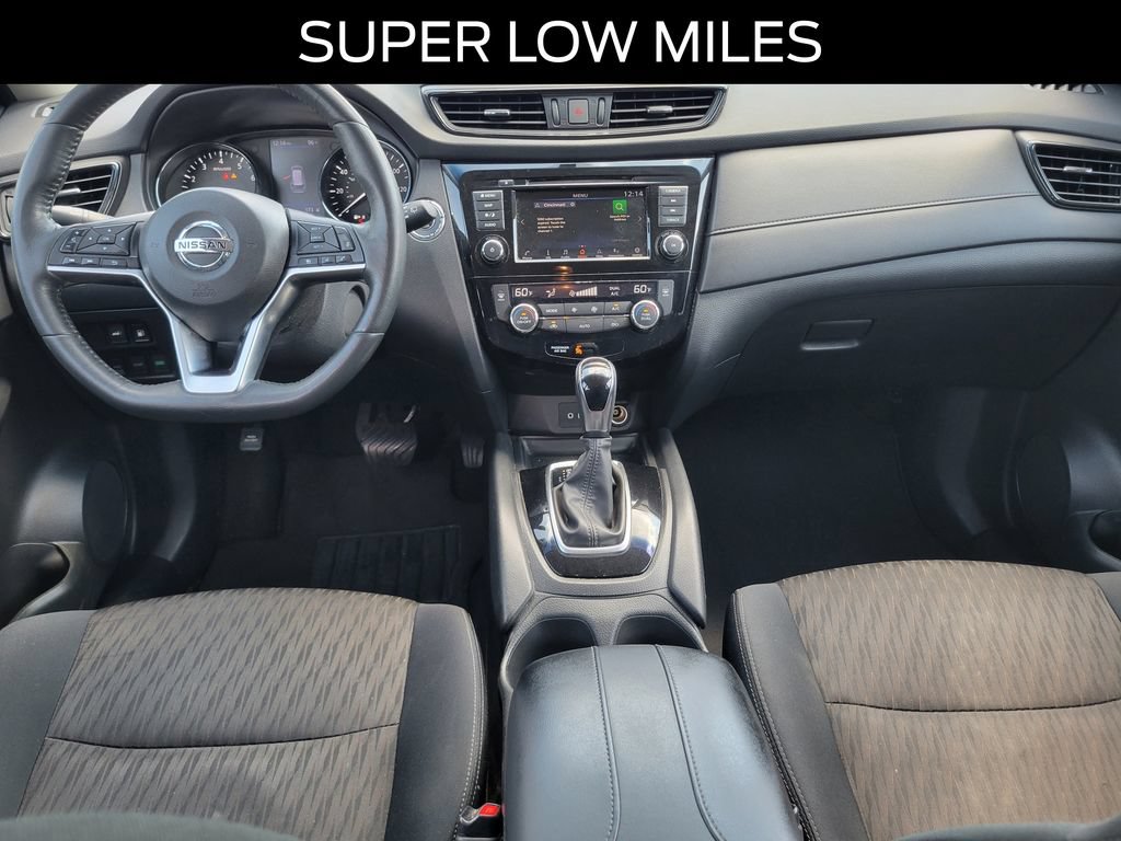 Used 2018 Nissan Rogue SV w/ Premium Package AWD/4WD image 8