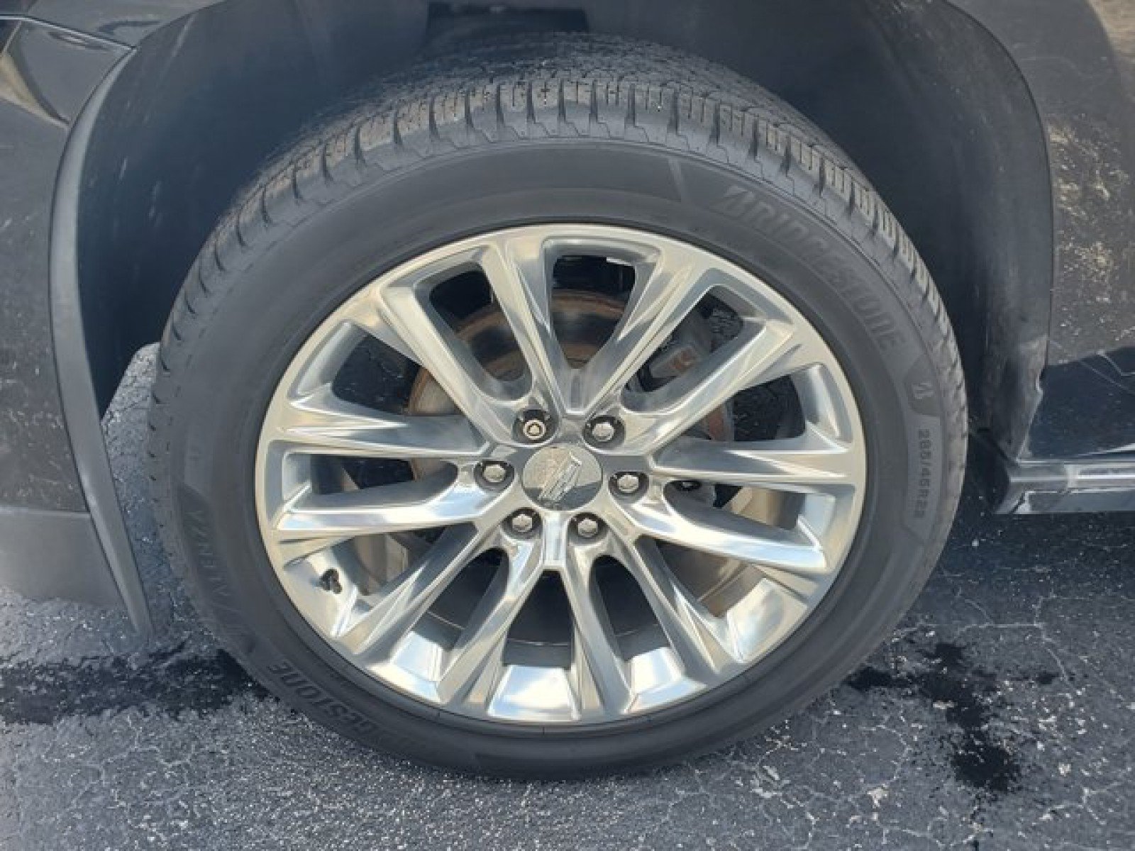 Used 2018 Cadillac Escalade Platinum RWD image 4
