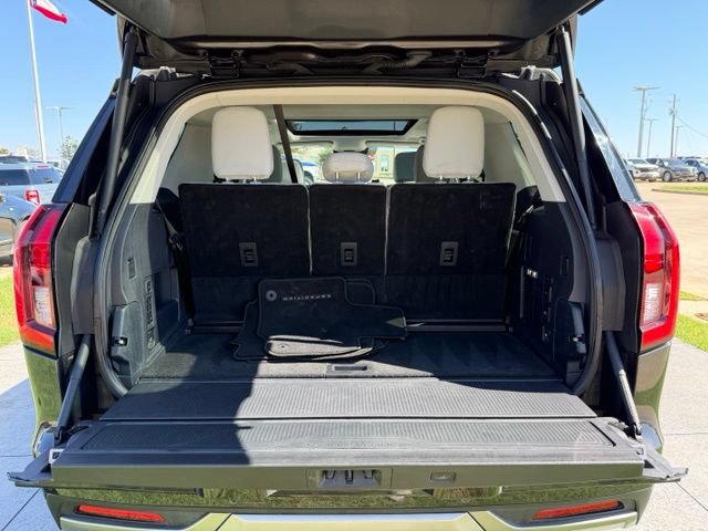 Certified 2025 Ford Expedition Platinum w/ Driver's Package AWD/4WD image 9
