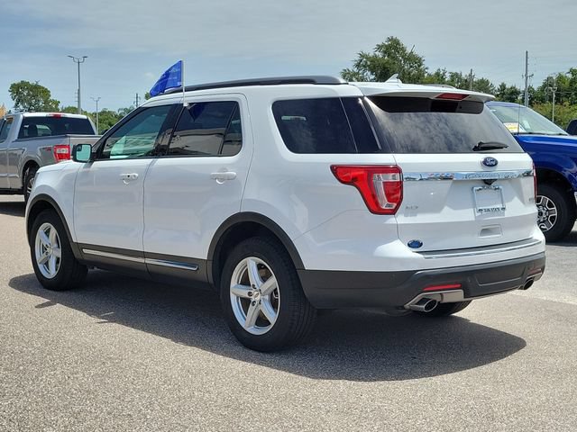 Certified 2018 Ford Explorer XLT w/ Equipment Group 202A FWD image 4