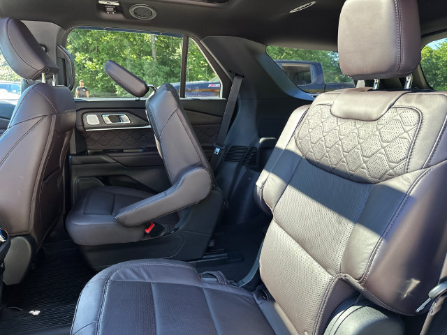 Certified 2025 Ford Explorer Platinum w/ Ultimate Package AWD/4WD image 22
