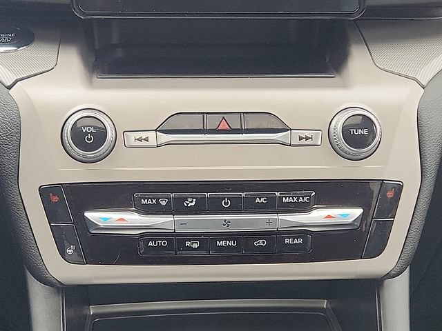 Certified 2022 Ford Explorer XLT w/ Equipment Group 202A AWD/4WD image 17