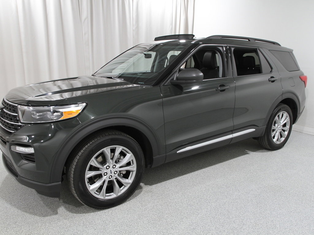 Certified 2023 Ford Explorer XLT w/ Equipment Group 202A image 3