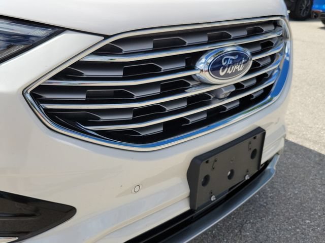 Certified 2019 Ford Edge Titanium w/ Equipment Group 301A AWD/4WD image 14