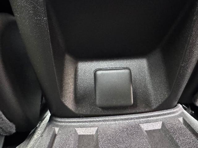 Used 2025 GMC Canyon Elevation w/ Convenience Package AWD/4WD image 16