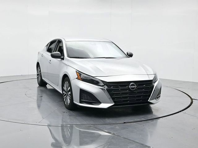 Used 2024 Nissan Altima 2.5 SV image 5