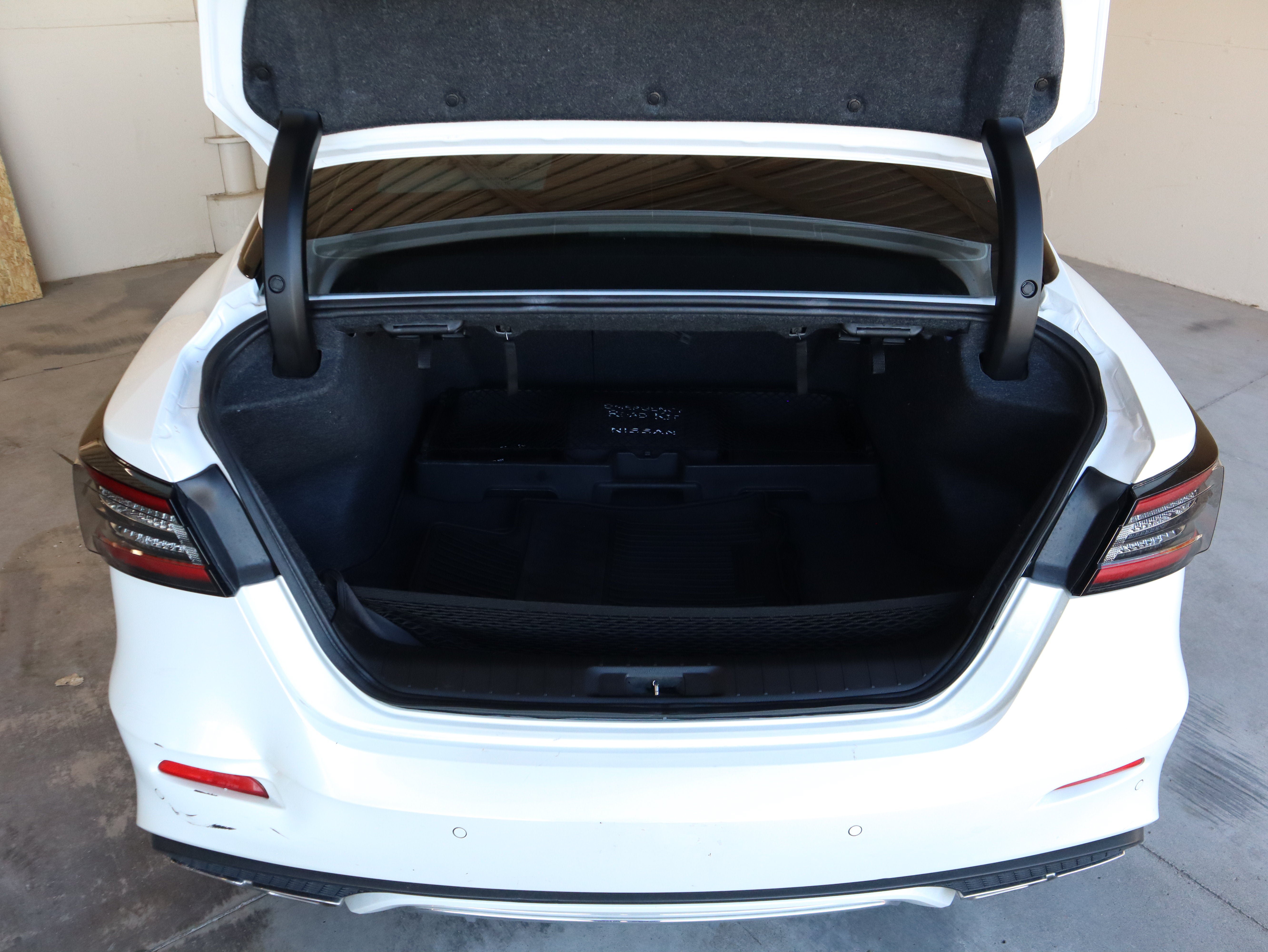 Used 2023 Nissan Maxima Platinum w/ Sport Mat Group FWD image 45