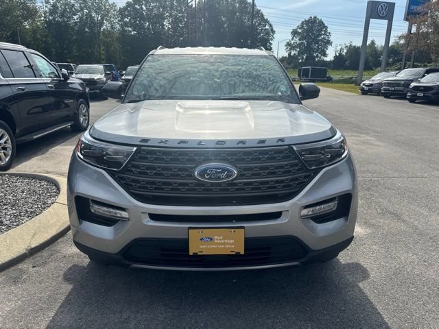Certified 2023 Ford Explorer XLT w/ Equipment Group 202A AWD/4WD image 3