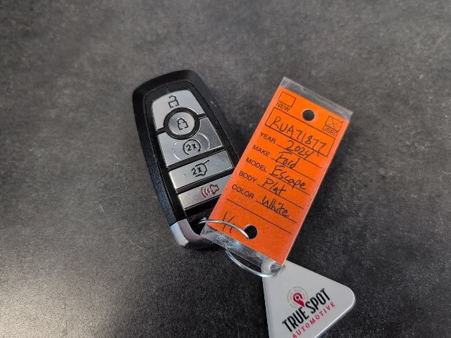 Certified 2024 Ford Escape Platinum AWD/4WD image 38