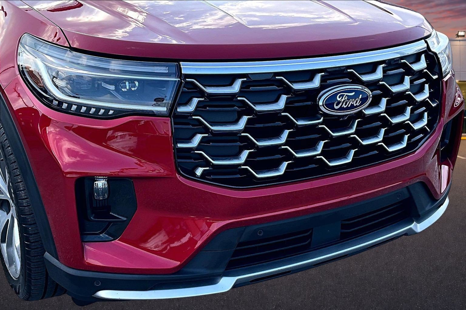Certified 2025 Ford Explorer Platinum w/ Ultimate Package AWD/4WD image 29