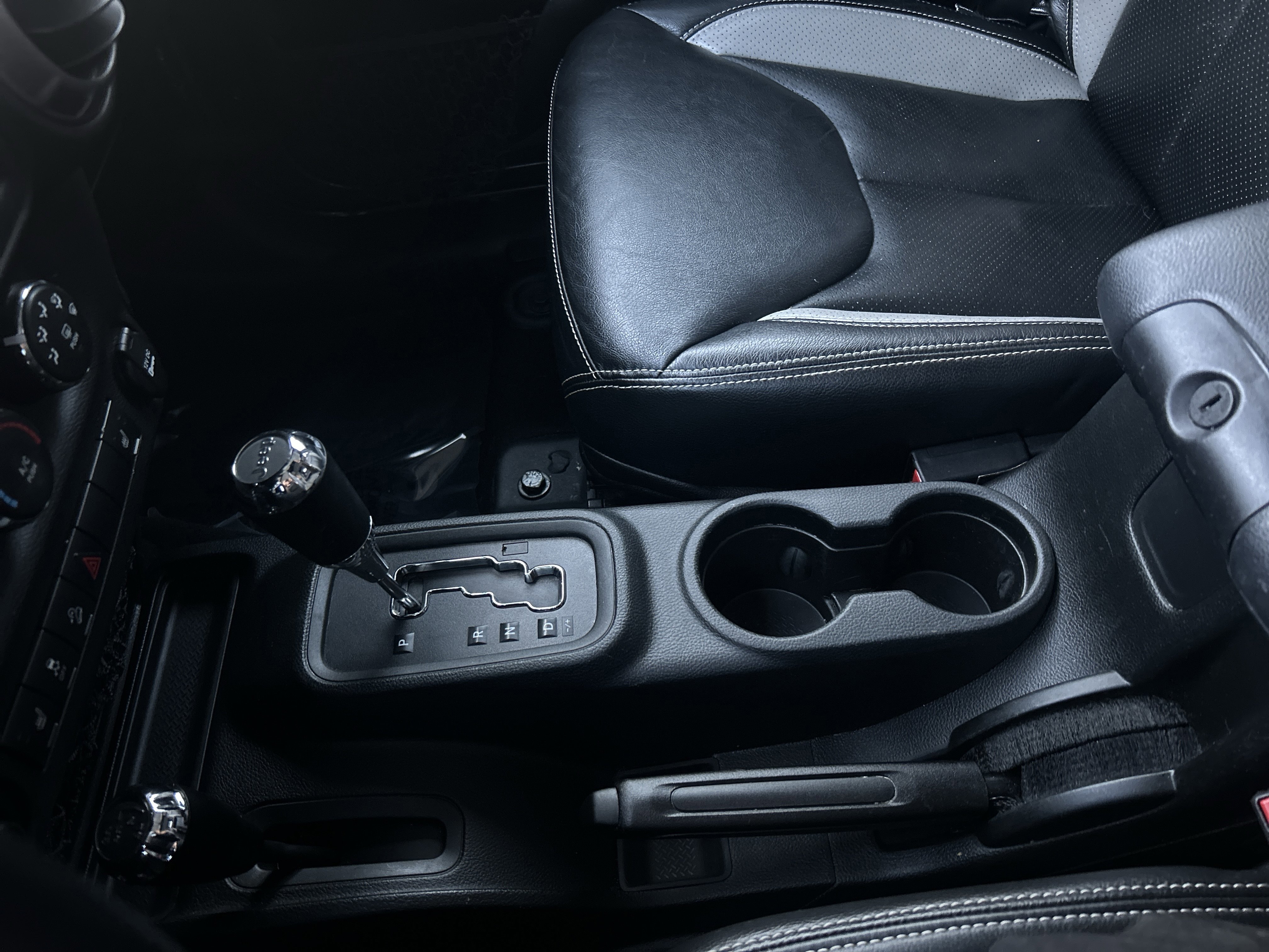 Used 2018 Jeep Wrangler Unlimited Sport S image 24