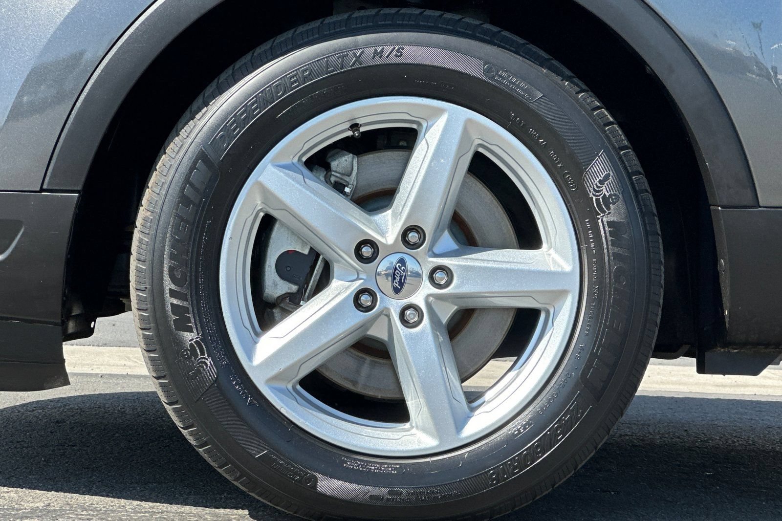 Certified 2018 Ford Explorer XLT FWD image 26