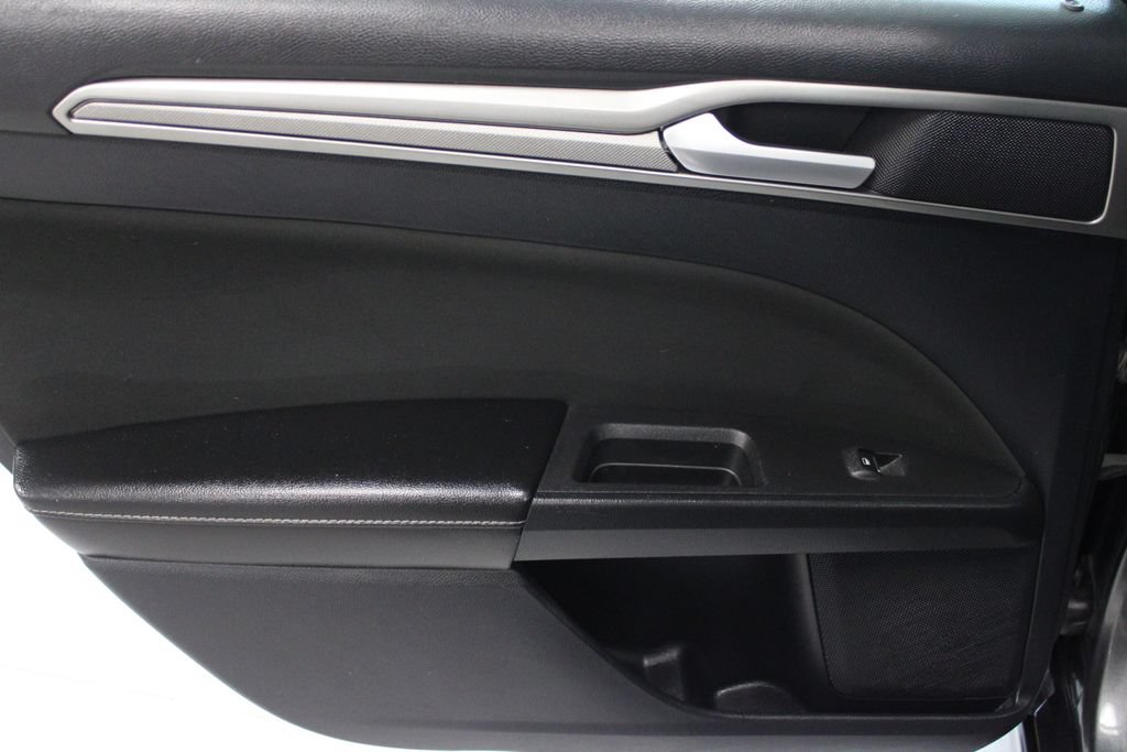 Certified 2020 Ford Fusion SE FWD image 27