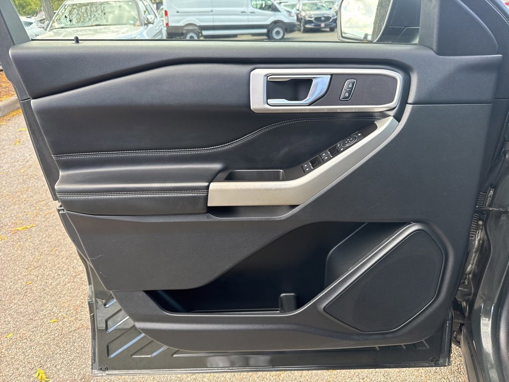 Certified 2022 Ford Explorer XLT w/ Equipment Group 202A image 22