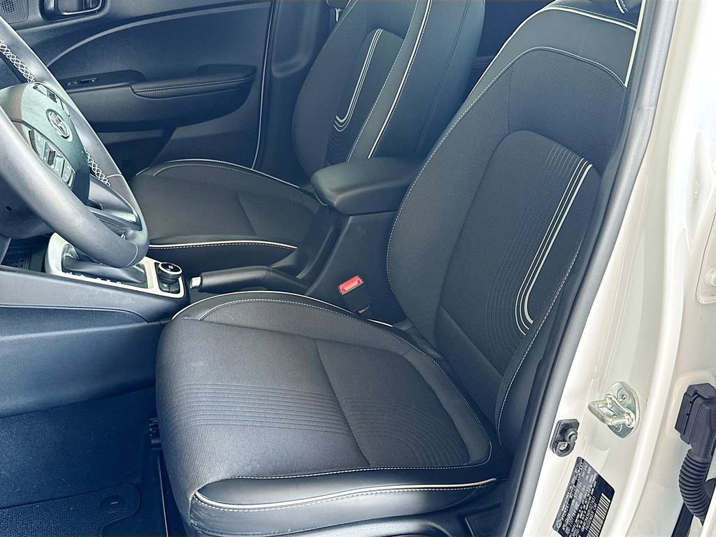 Used 2024 Hyundai Venue Limited FWD image 19