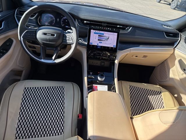 Used 2023 Jeep Grand Cherokee L Limited image 17