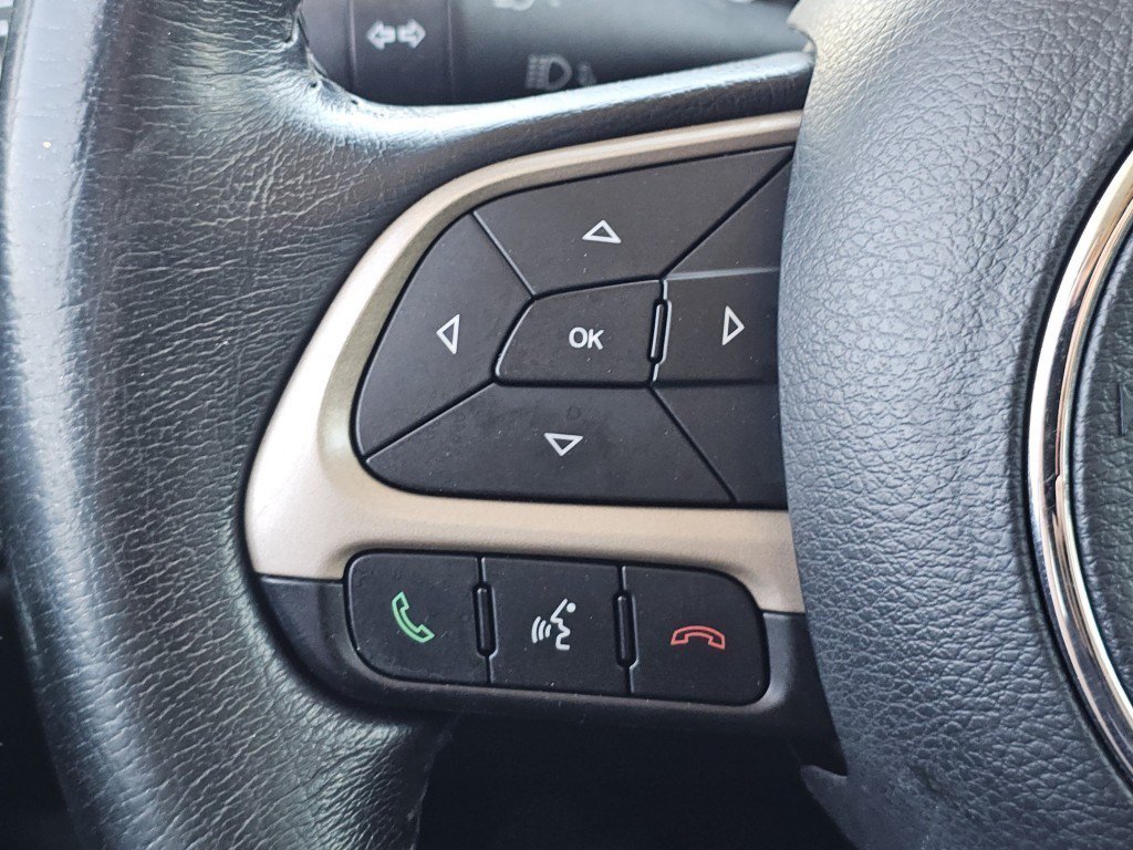 Used 2017 Jeep Renegade Latitude AWD/4WD image 13