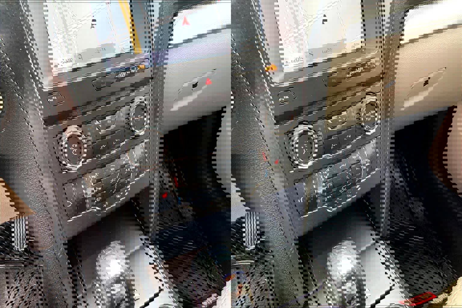 Certified 2018 Ford Explorer XLT w/ Equipment Group 202A image 32