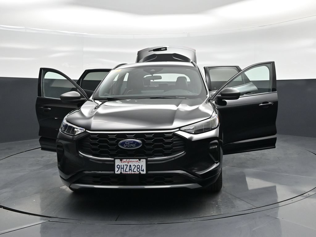 Certified 2023 Ford Escape ST-Line w/ Tech Pack #1 FWD image 32