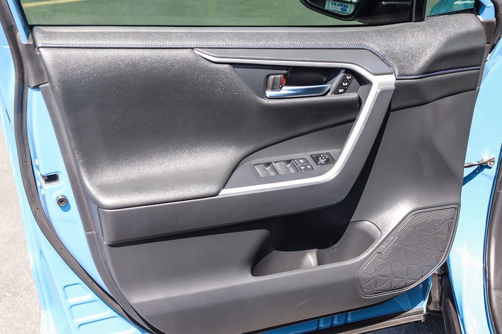 Used 2023 Toyota RAV4 XSE AWD/4WD image 22