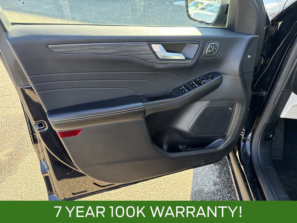 Certified 2023 Ford Escape Platinum w/ Premium Technology Package image 16