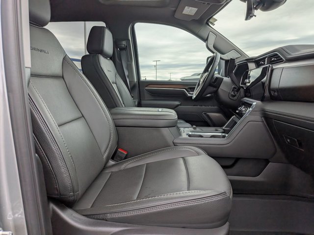 Used 2025 GMC Sierra 2500 Denali w/ Technology Package AWD/4WD image 33