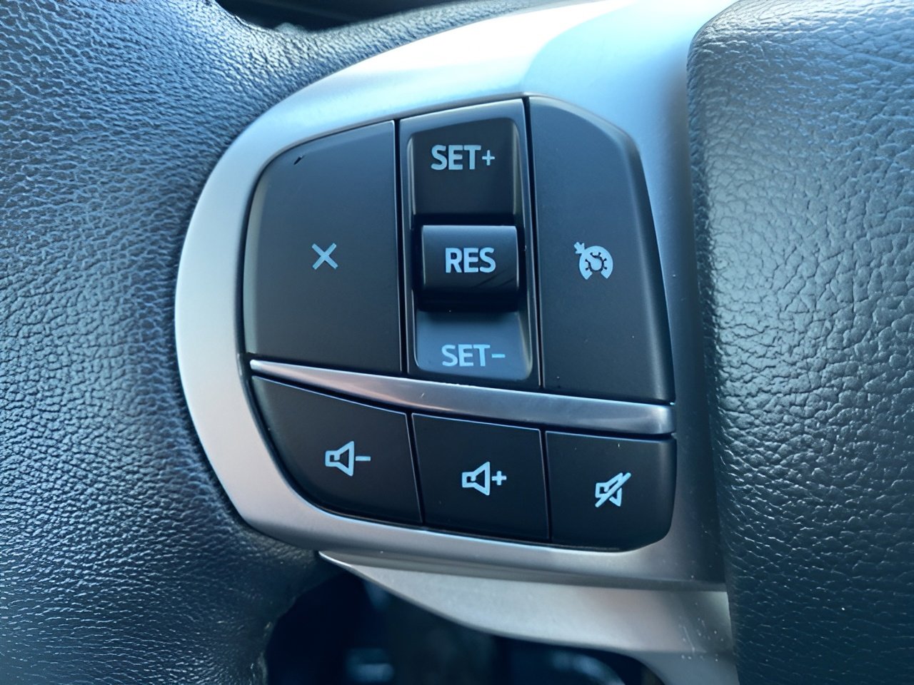 Certified 2024 Ford Explorer XLT w/ Equipment Group 202A image 15