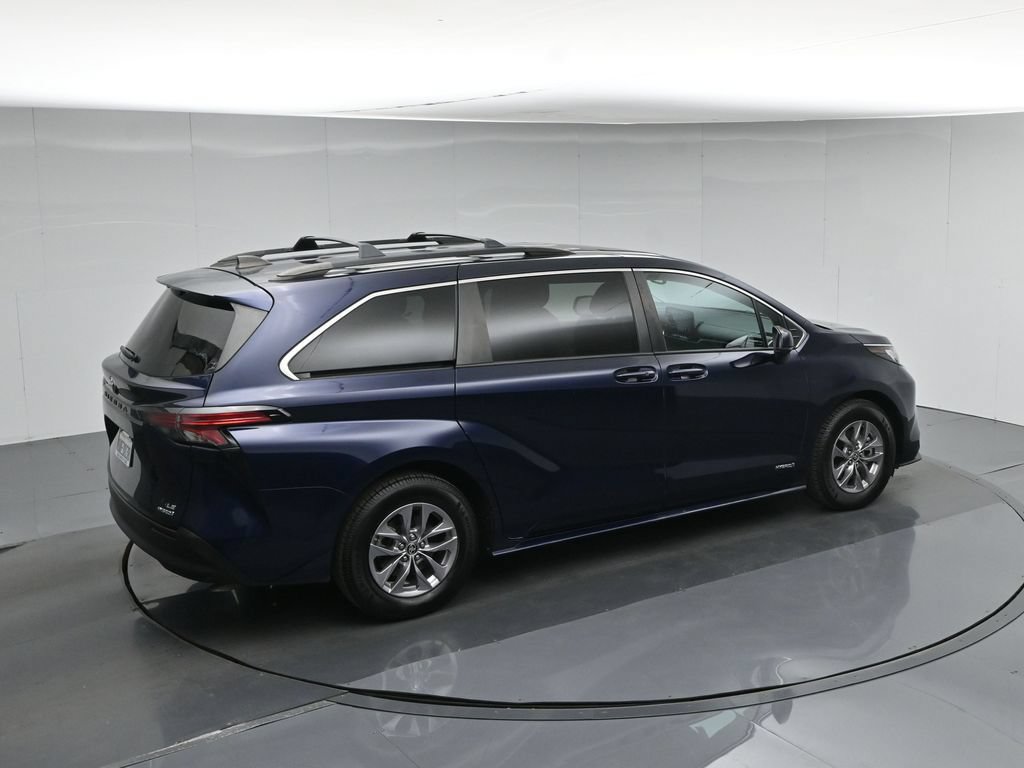 Used 2021 Toyota Sienna LE w/ LE Plus Package FWD image 45