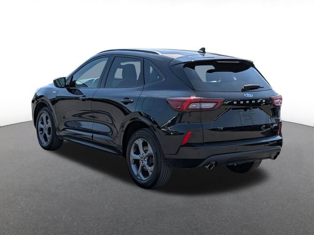 Certified 2023 Ford Escape ST-Line w/ Tech Pack #1 AWD/4WD image 4