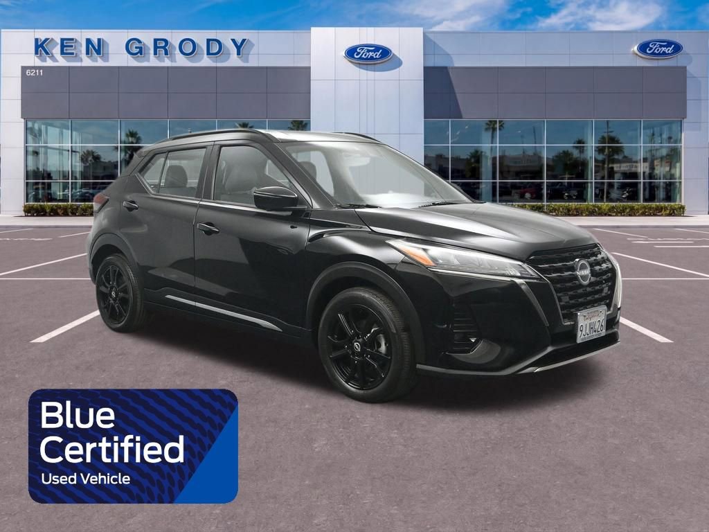 Used 2023 Nissan Kicks SR w/ SR Premium Package FWD image 1
