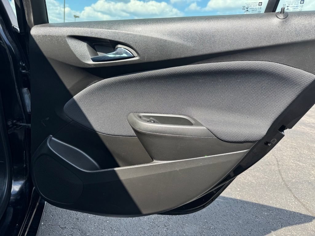Used 2017 Chevrolet Cruze LT FWD image 23