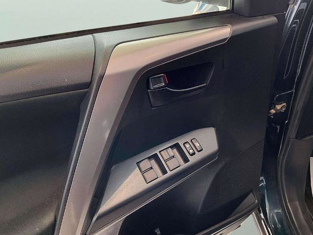 Used 2018 Toyota RAV4 LE w/ All Weather Liner Package AWD/4WD image 15
