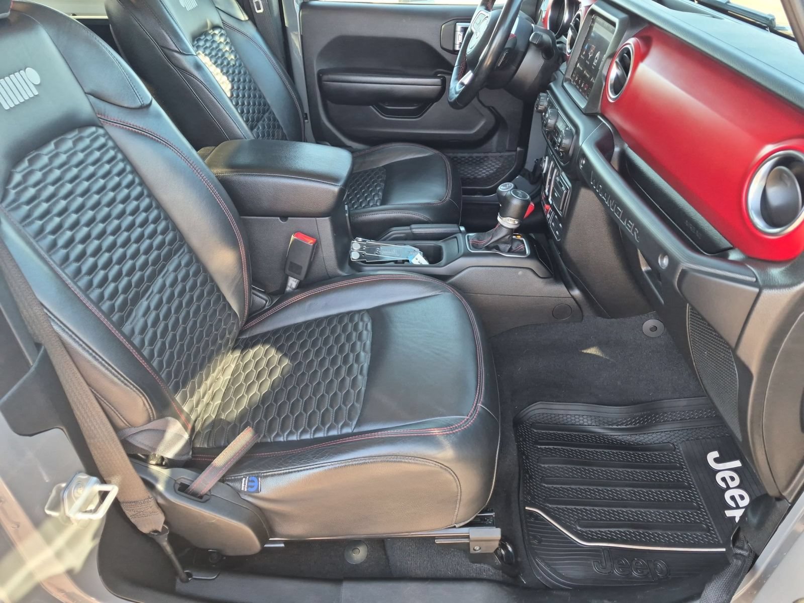 Used 2021 Jeep Wrangler Rubicon w/ Uconnect 4C Nav & Sound Group AWD/4WD image 28