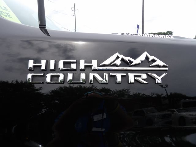 Used 2022 Chevrolet Silverado 3500 High Country w/ Safety Package II AWD/4WD image 10