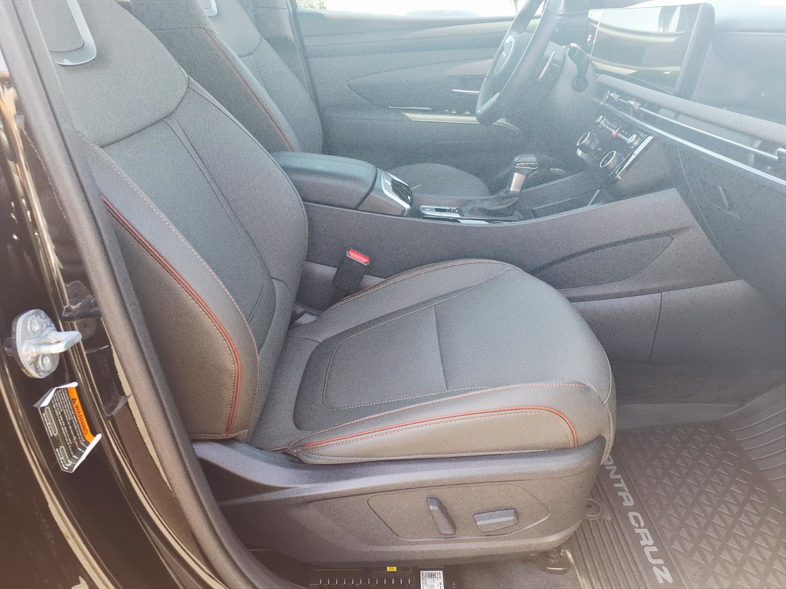 Used 2025 Hyundai Santa Cruz Limited AWD/4WD image 11