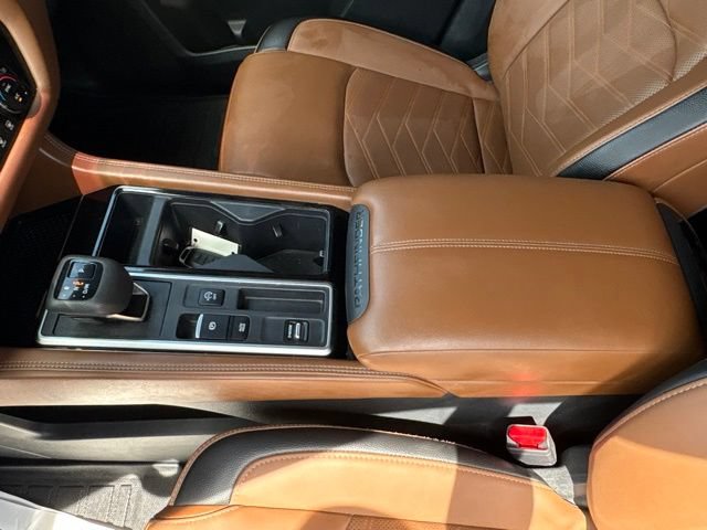 Used 2025 Nissan Pathfinder Platinum FWD image 32
