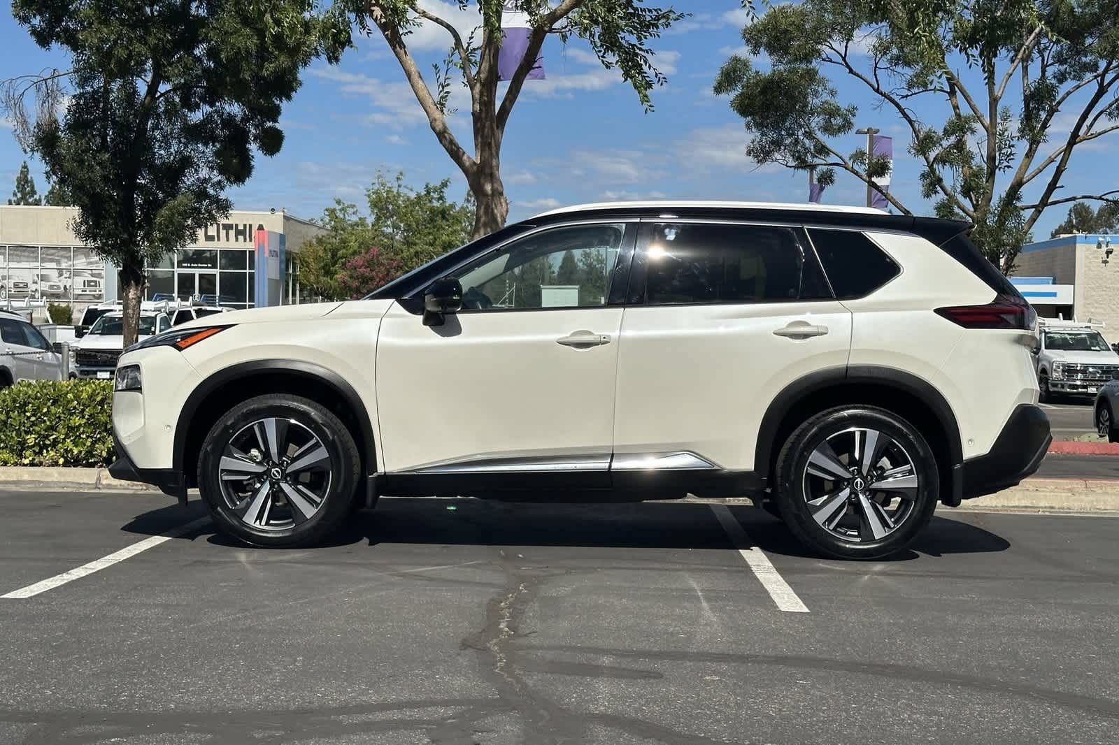 Used 2023 Nissan Rogue SL w/ SL Premium Package AWD/4WD image 6