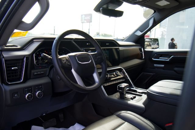 Used 2024 GMC Sierra 1500 Denali w/ Technology Package AWD/4WD image 14