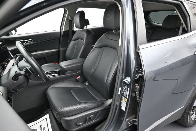 Used 2025 Kia Sportage EX AWD/4WD image 11