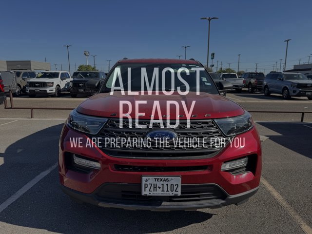 Certified 2021 Ford Explorer XLT w/ Equipment Group 202A image 5