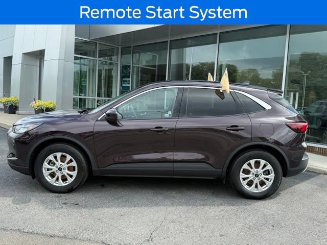 Certified 2023 Ford Escape Active w/ Tech Pack #2 AWD/4WD image 4