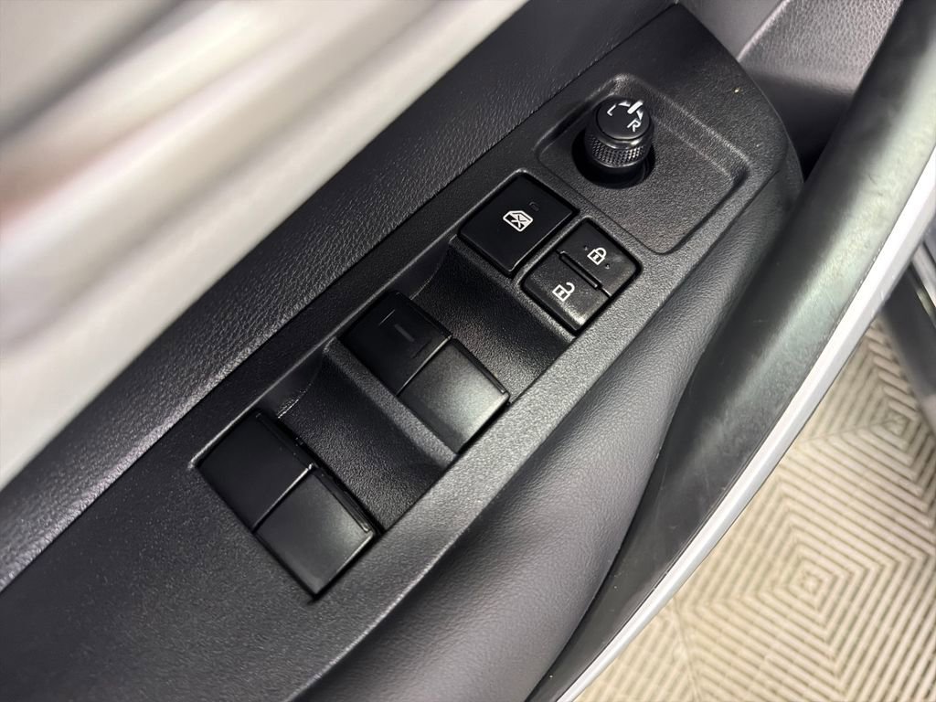 Used 2023 Toyota Corolla SE image 17