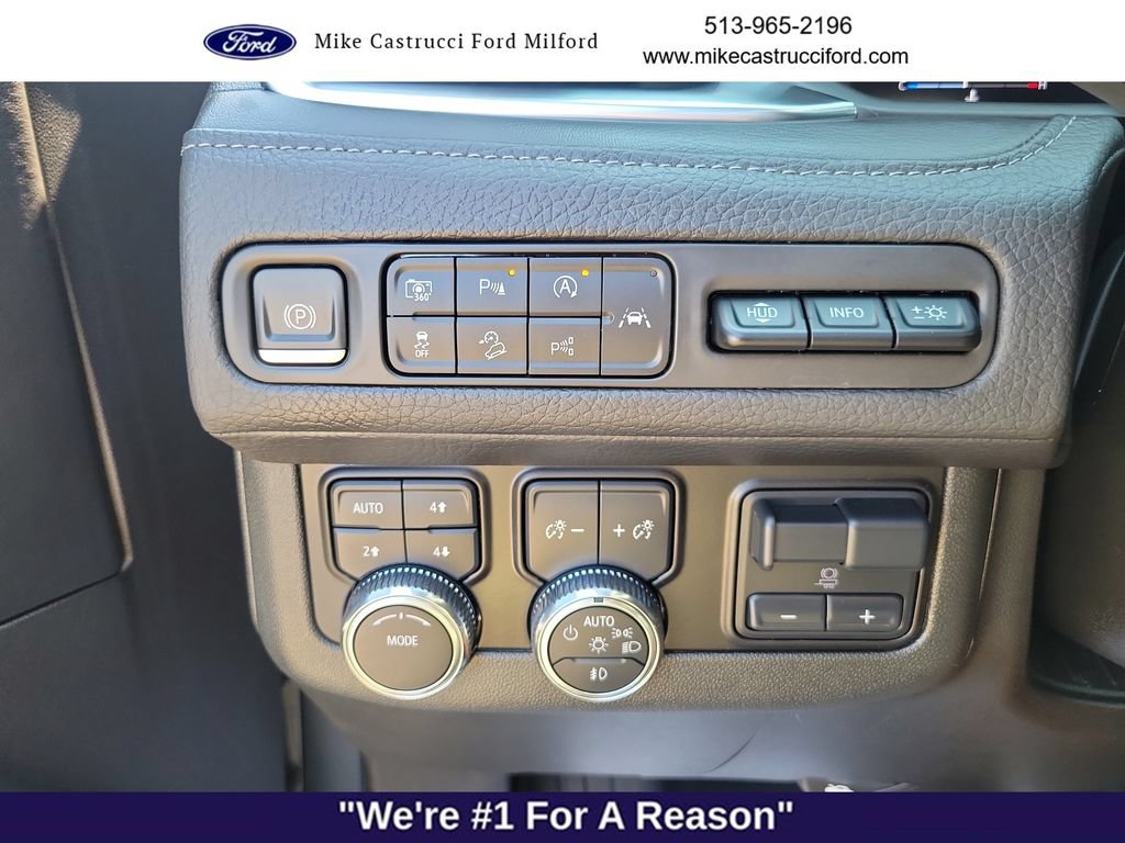 Used 2024 GMC Yukon Denali w/ Advanced Technology Package AWD/4WD image 20