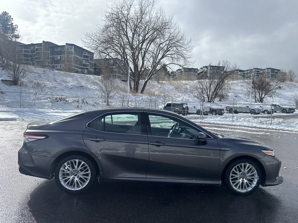 Used 2018 Toyota Camry XLE image 6