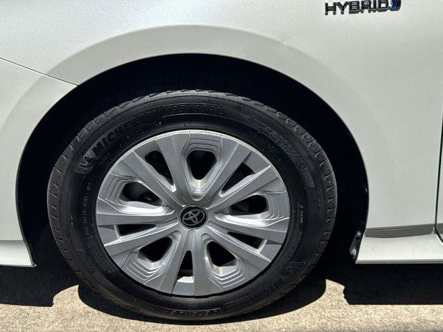 Used 2020 Toyota Prius L Eco FWD image 4