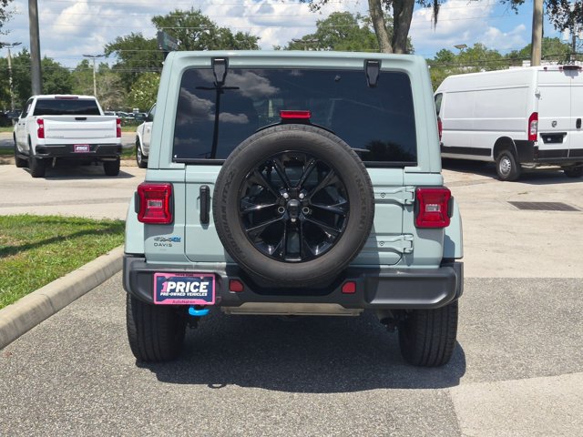 Used 2024 Jeep Wrangler Unlimited Sahara AWD/4WD image 7