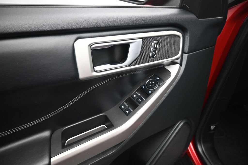 Certified 2023 Ford Explorer XLT RWD image 10